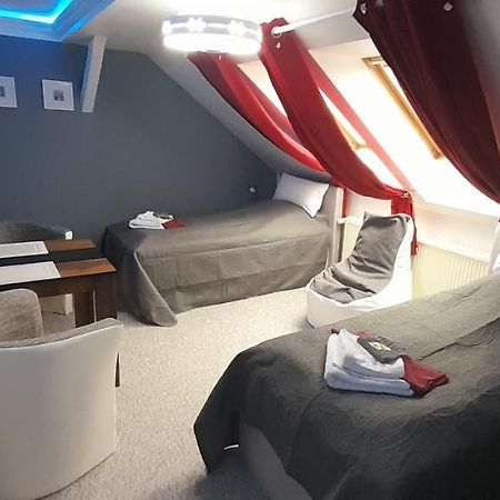 Best-Preis -Vip Lounge- Mit Netflix, Self-Check-In, Ebike Ladestation, Fahrradraum, Wlan Und Netflix - Direkt Am Elberadweg Im Herzen Von Wittenberge Exterior foto