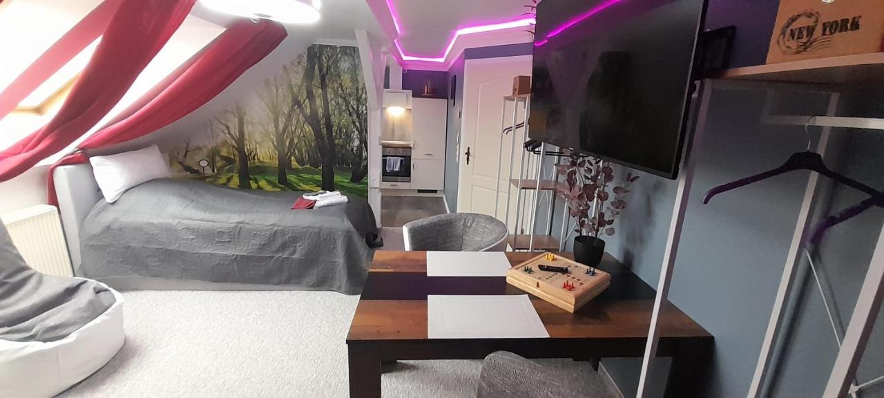 Best-Preis -Vip Lounge- Mit Netflix, Self-Check-In, Ebike Ladestation, Fahrradraum, Wlan Und Netflix - Direkt Am Elberadweg Im Herzen Von Wittenberge Exterior foto